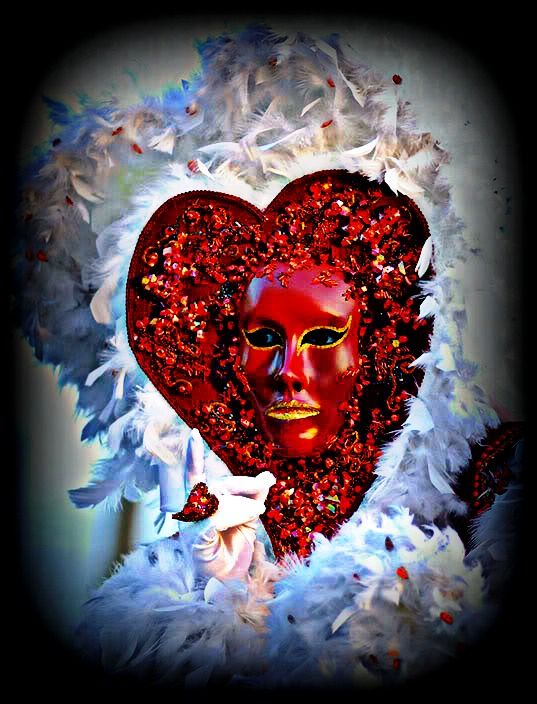 Masque  en forme de coeur  au Carnaval  de Venise