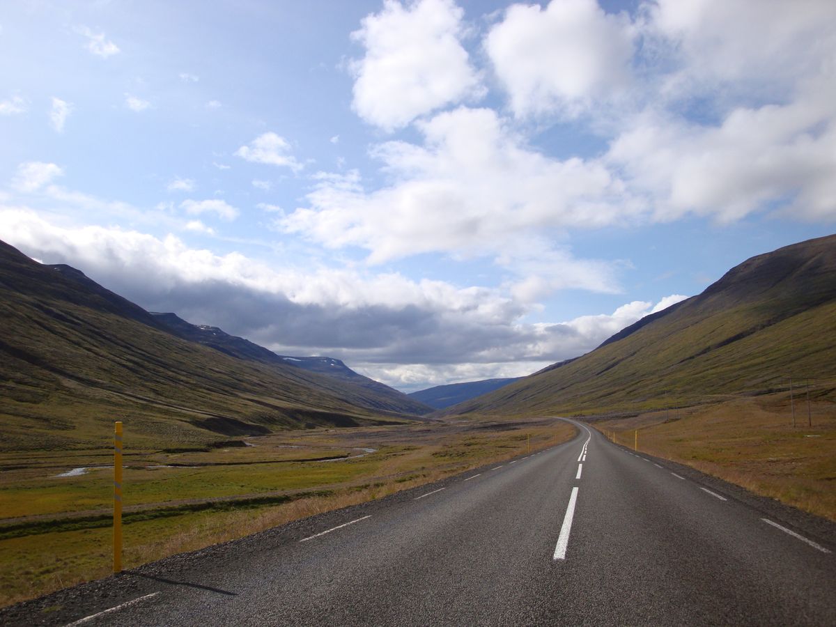 Valeria Ravani - Road in Iceland