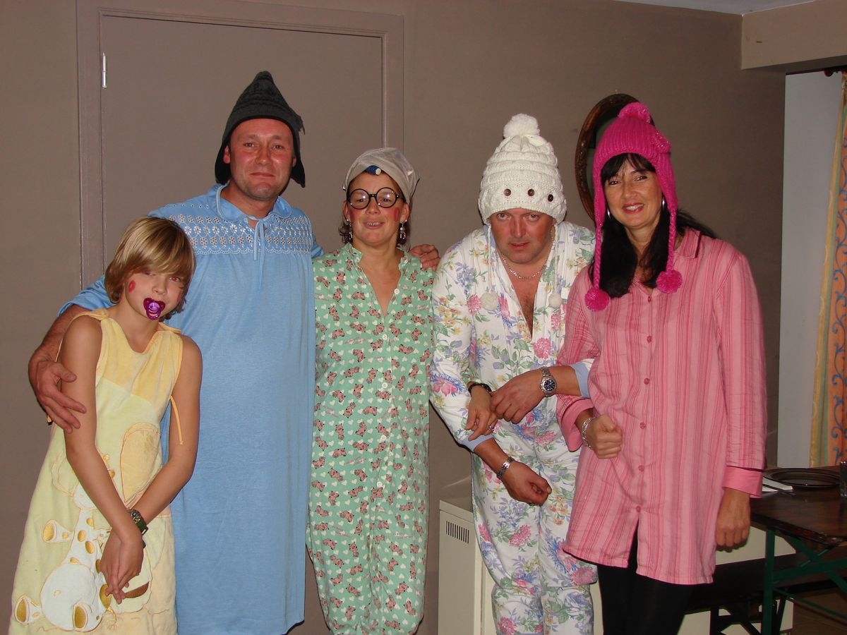 famille en pyjama