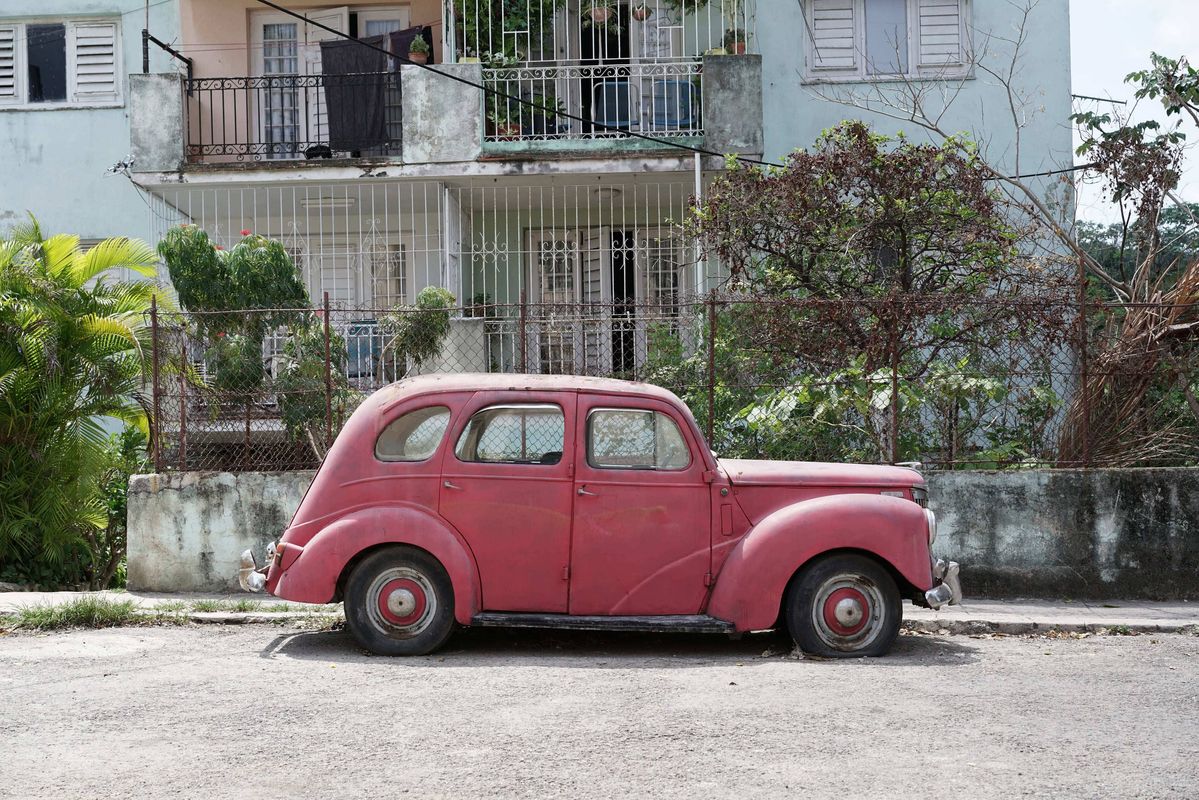 Voiture rose Cuba