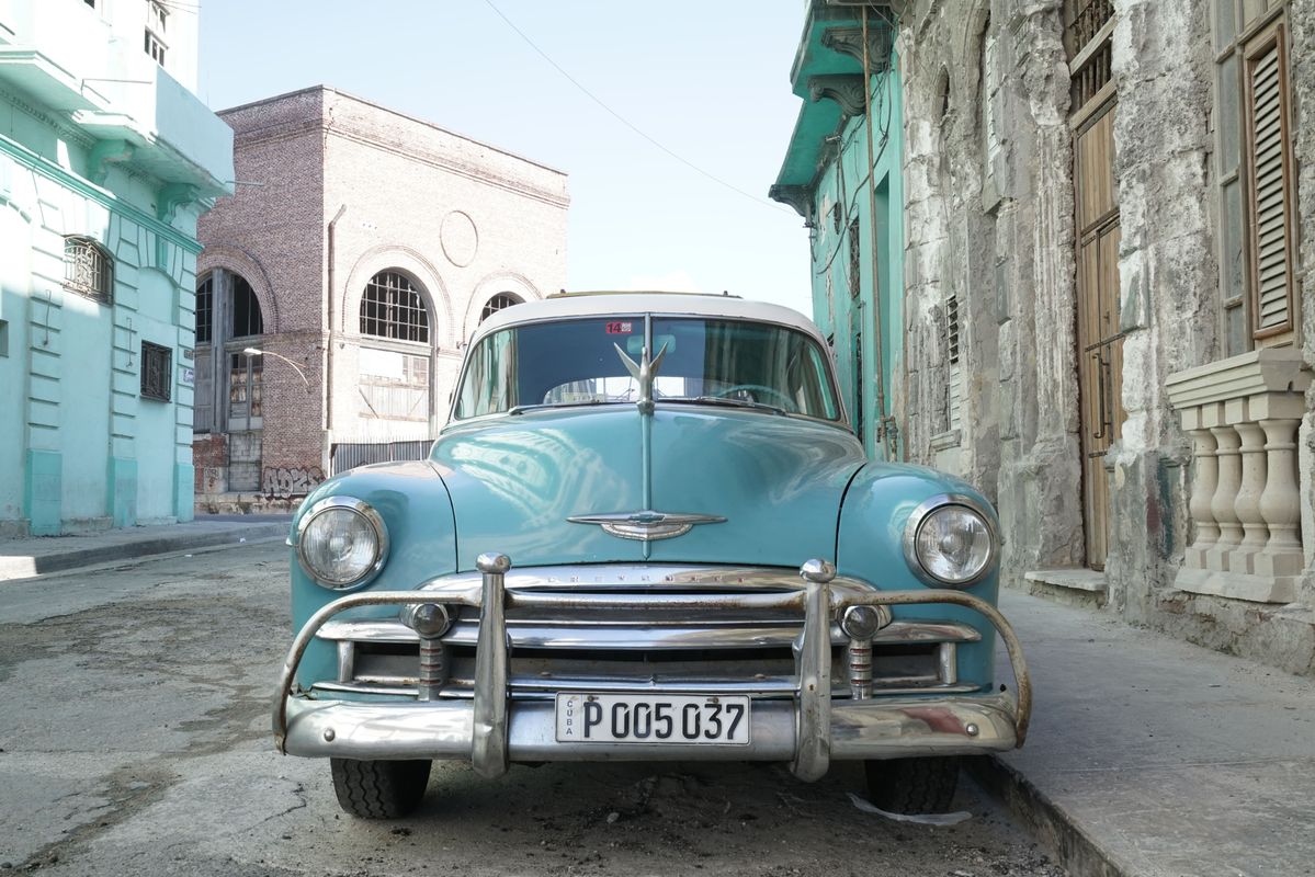 Voiture bleue Cuba