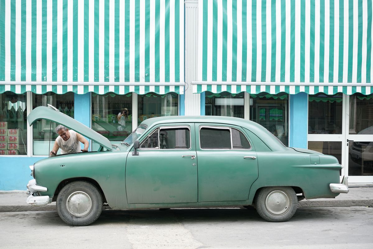 Vieille voiture verte cuba