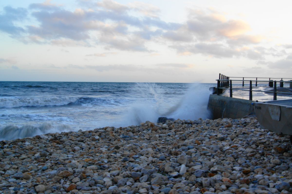 waves at charmouth dorset eng